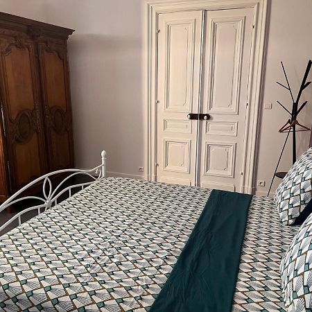 Domaine clos et arboré de 3 ha avec deux maisons Lamothe-Montravel Esterno foto