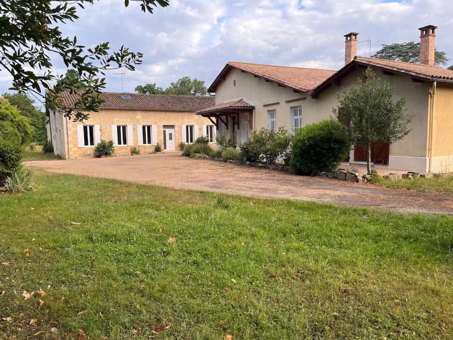 Domaine clos et arboré de 3 ha avec deux maisons Lamothe-Montravel Esterno foto
